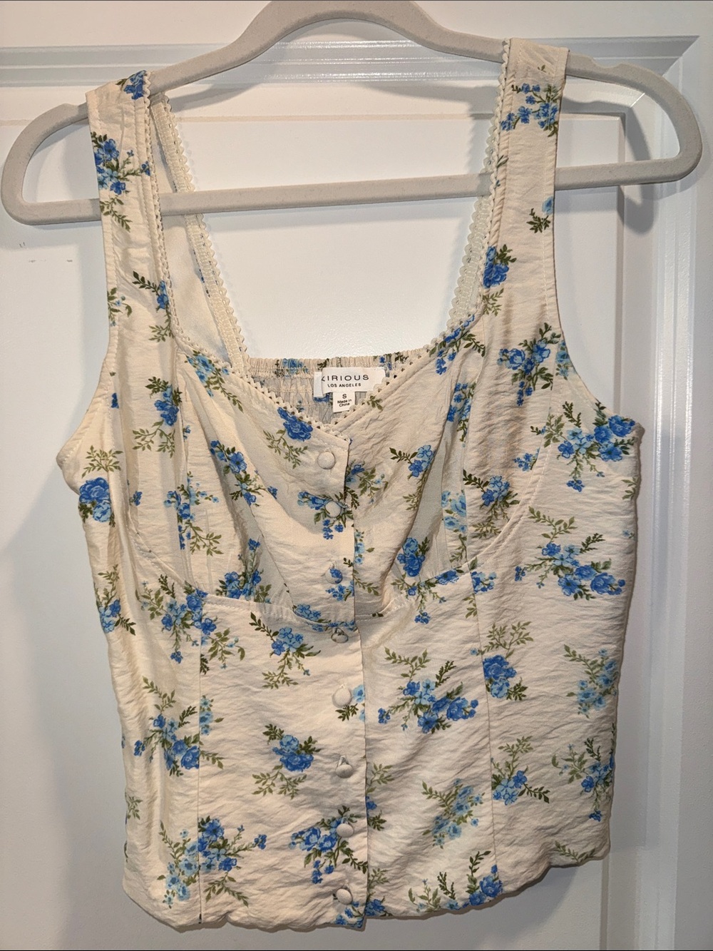 WORN ONCE Cream Floral Button-Front Tank Top in Blue